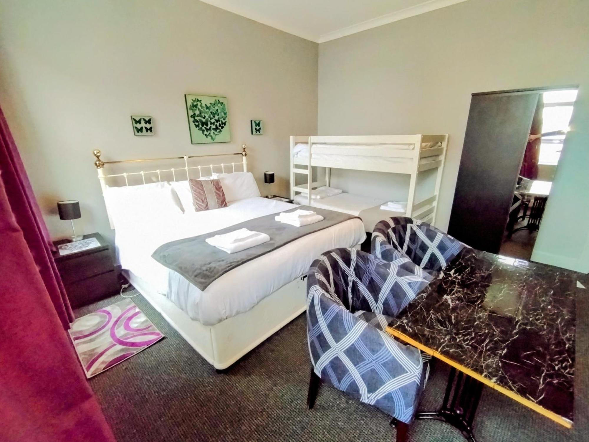 Oyo Gin House Hotel Greenock Esterno foto