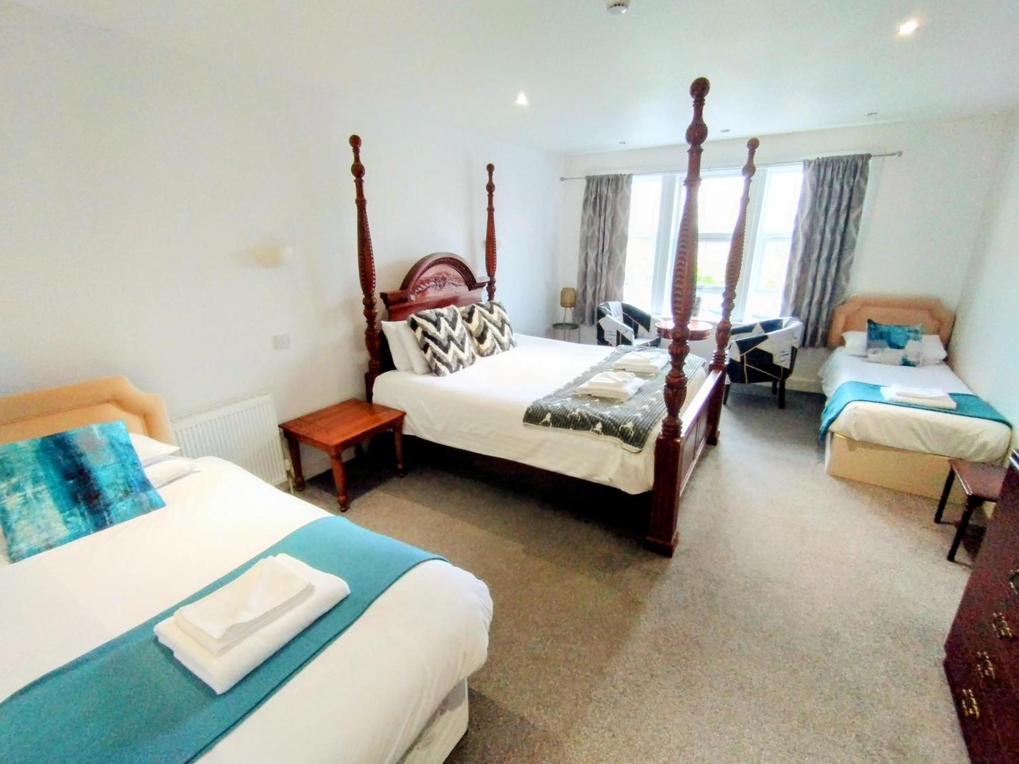 Oyo Gin House Hotel Greenock Esterno foto