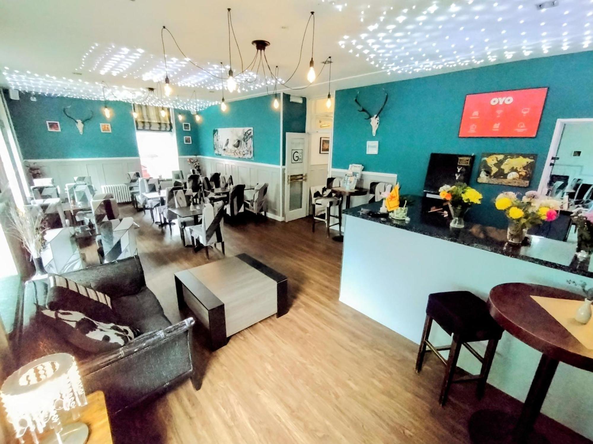 Oyo Gin House Hotel Greenock Esterno foto