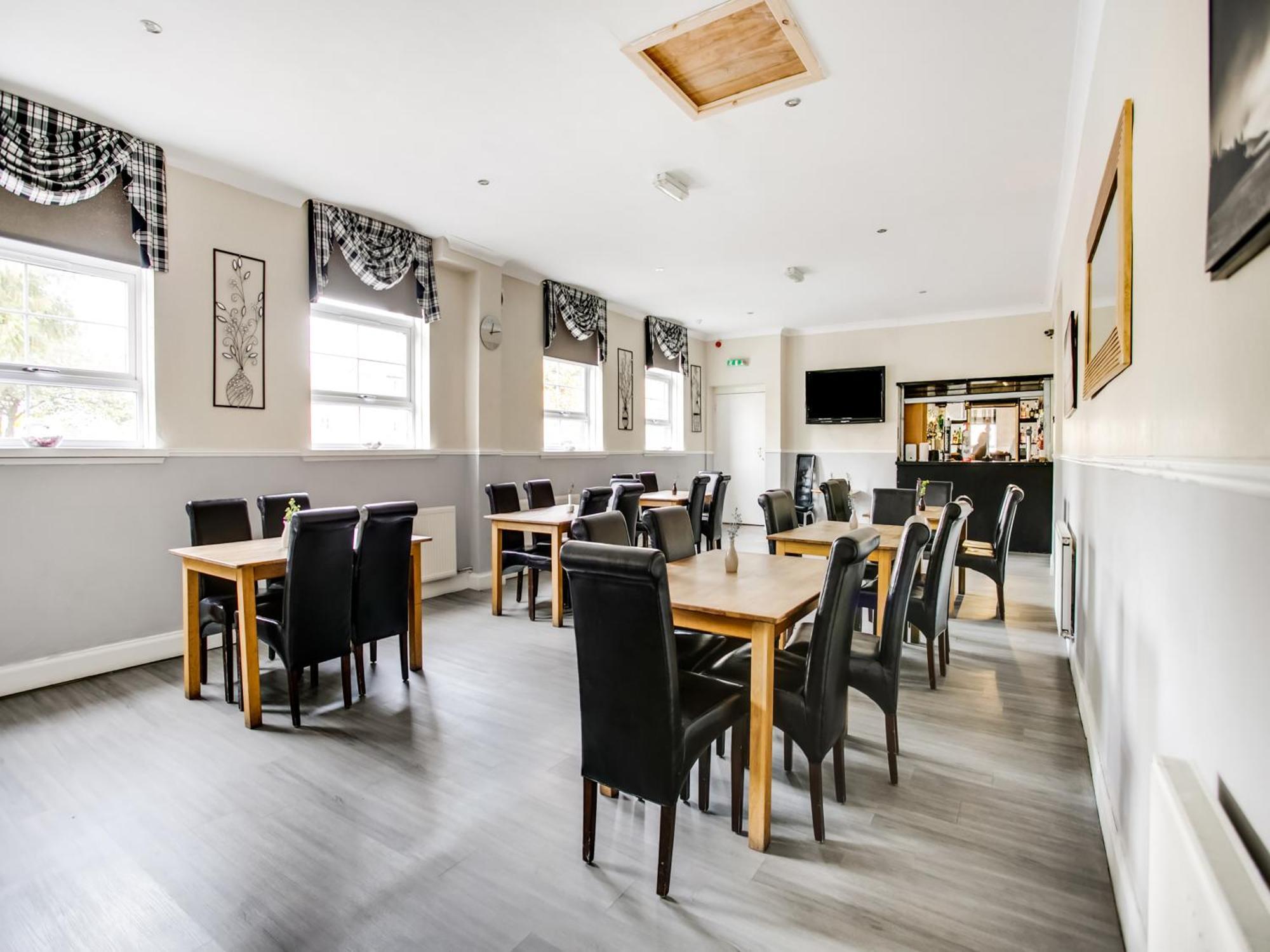 Oyo Gin House Hotel Greenock Esterno foto