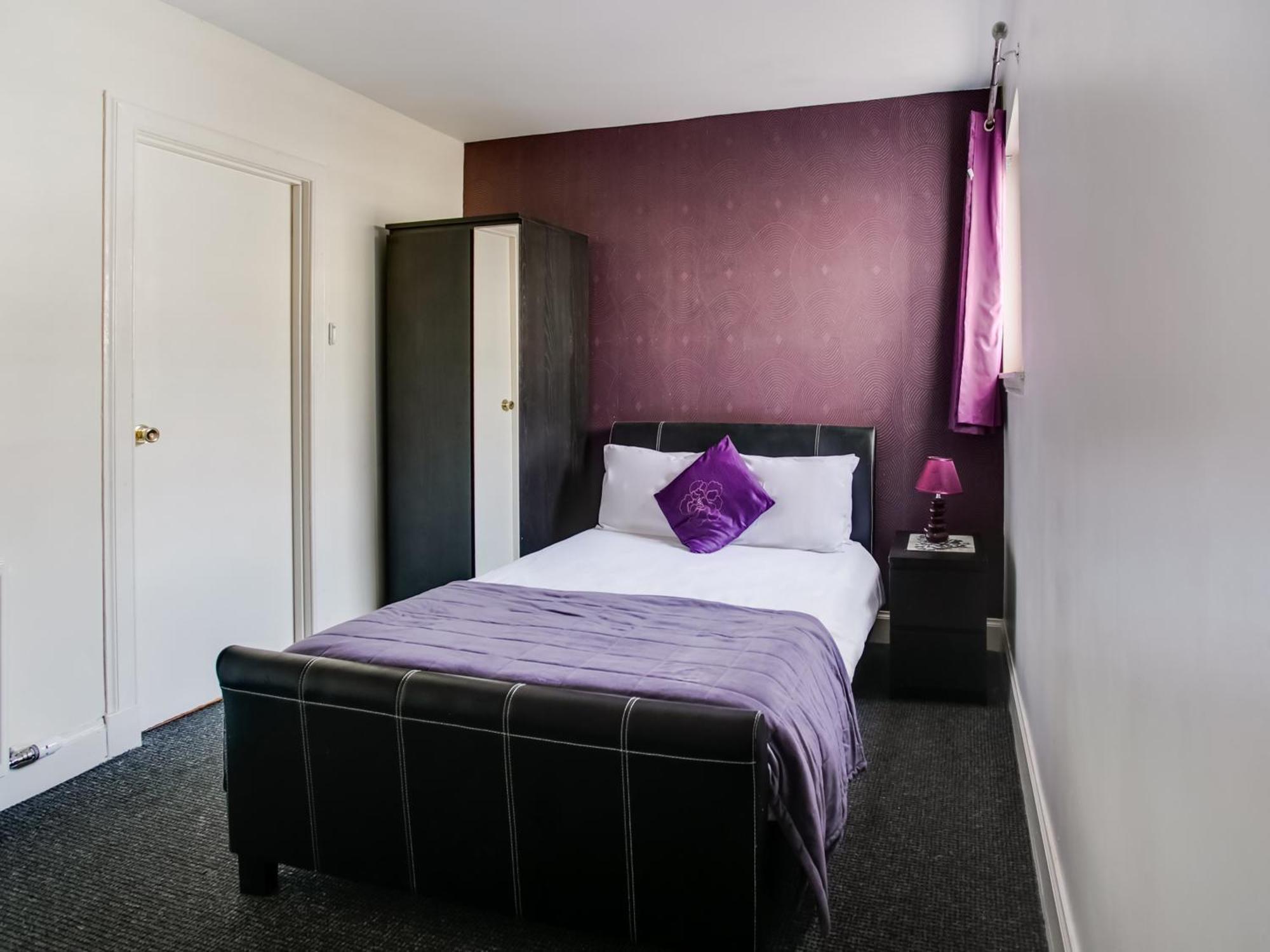 Oyo Gin House Hotel Greenock Esterno foto